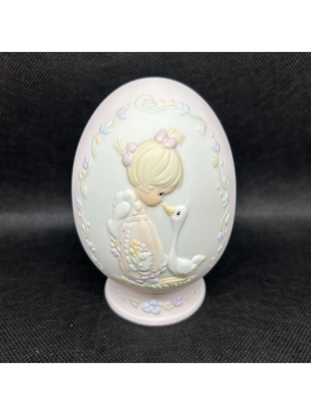 Precious Moments "Make A Joyful Noise"  1993 Annual egg figurine